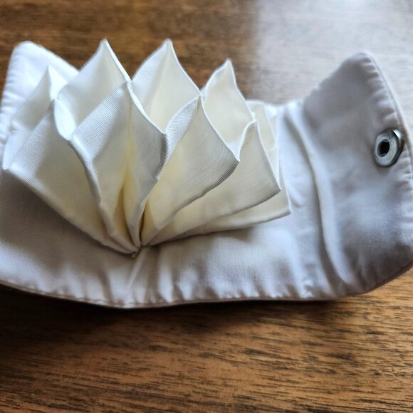 Japanese Origami Pouch, Jewelry Box, Earphone or Key Holder Soft Fabric Pouch - Picture 6 of 7